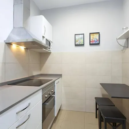 Bright & Spacious Family Flat In Apartment *