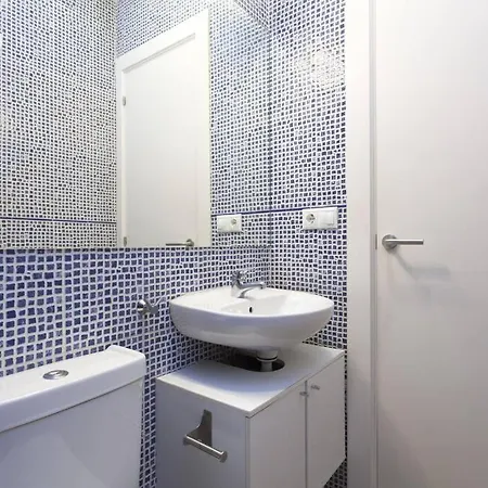 Apartment Bright & Spacious Family Flat In