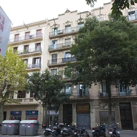 Bright & Spacious Family Flat In Apartment Barcelona